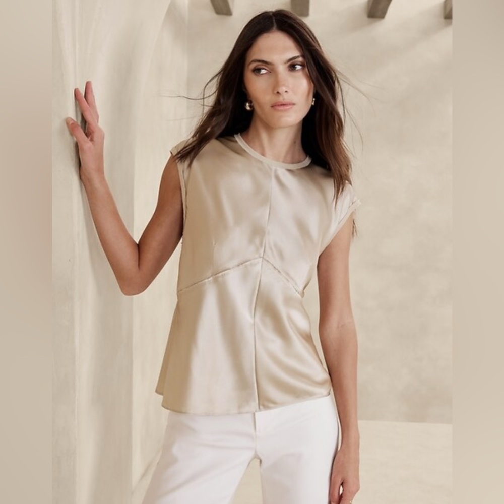 NWOT Banana Republic Claudette Silk Top, Size L